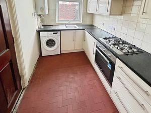 Kitchen- click for photo gallery